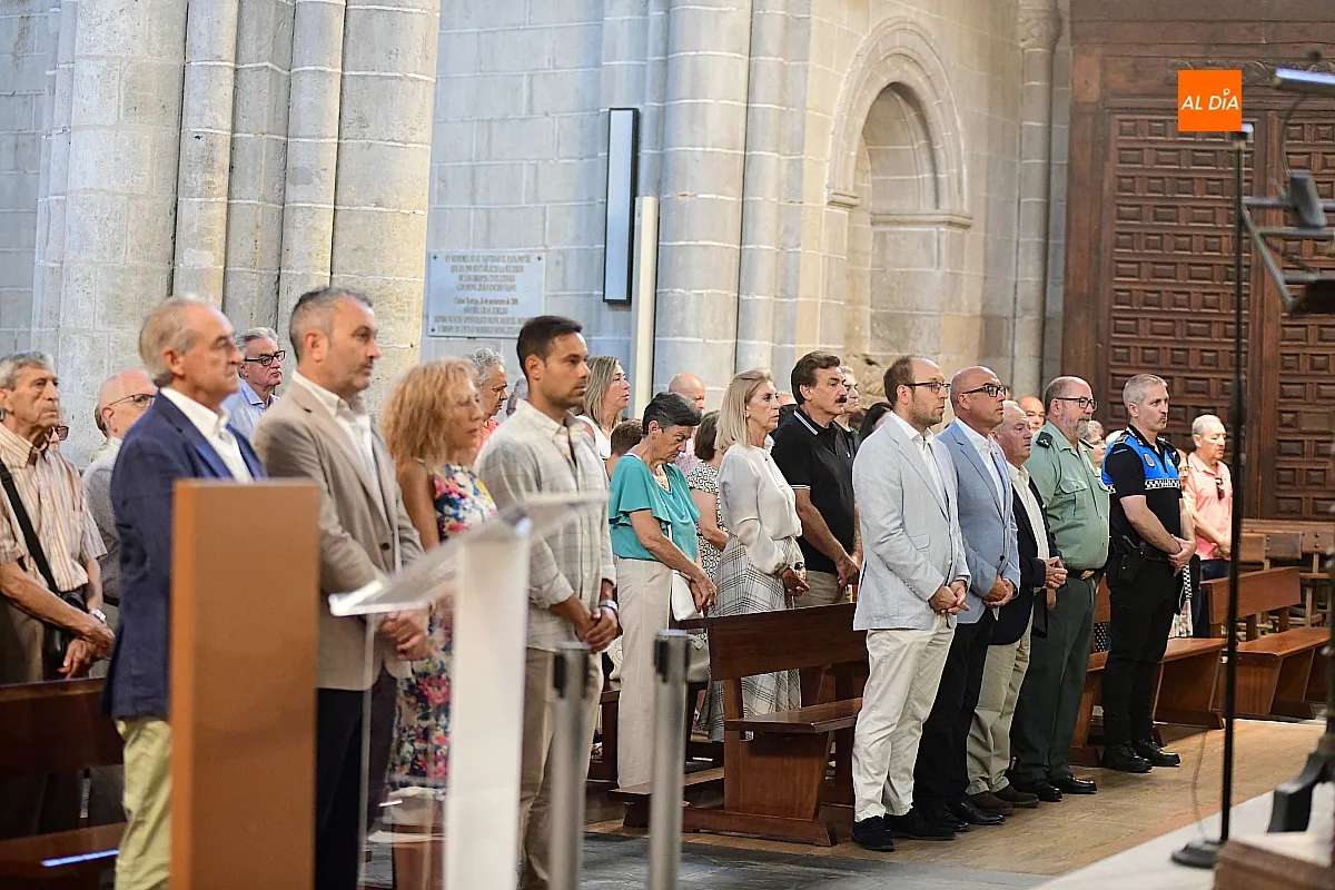 Momentos de la ceremonia religiosa