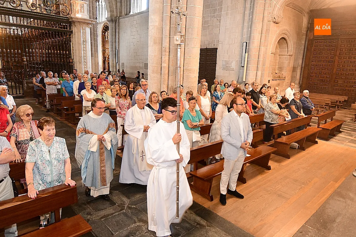 Momentos de la ceremonia religiosa