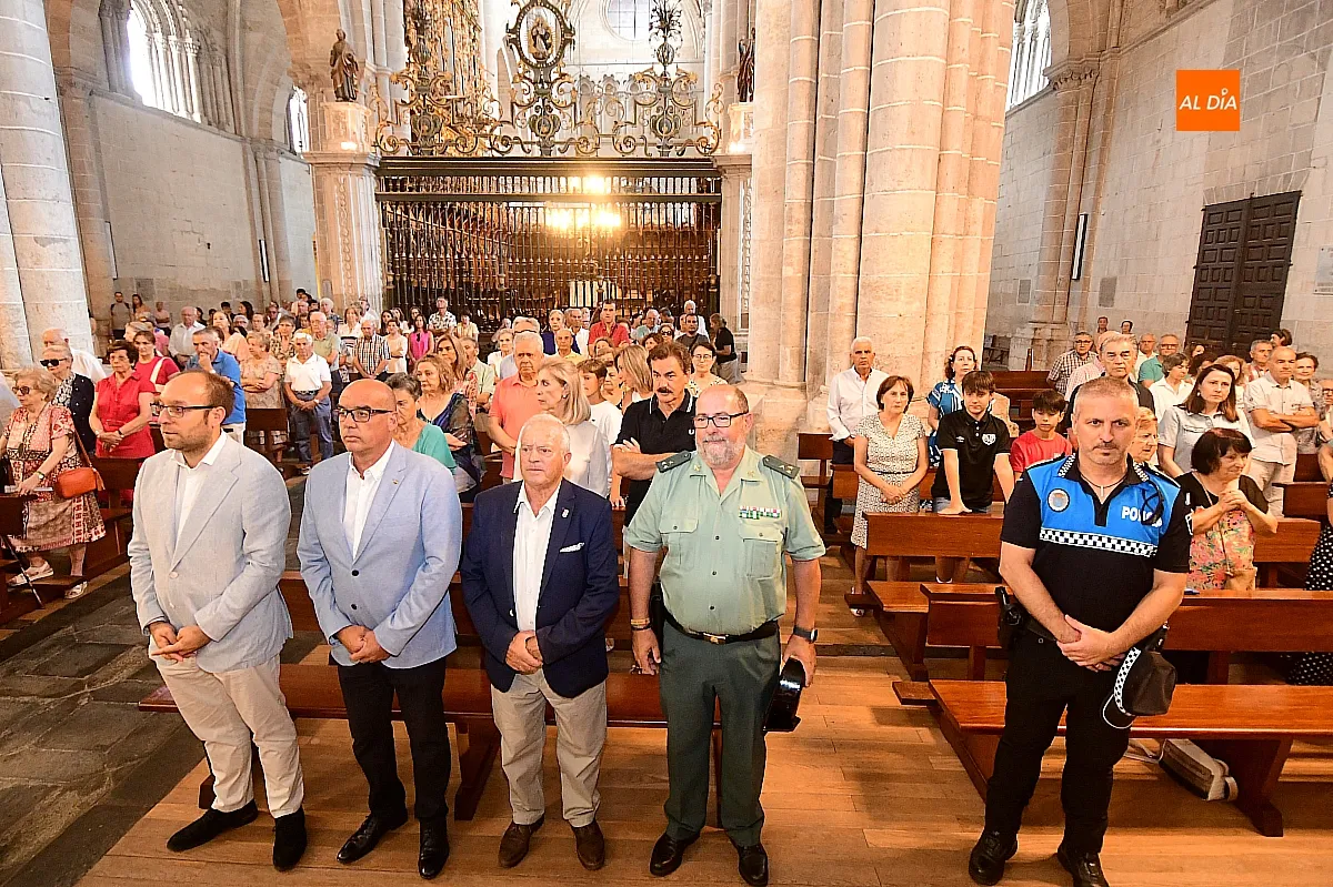Momentos de la ceremonia religiosa