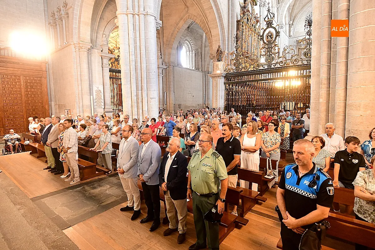 Momentos de la ceremonia religiosa