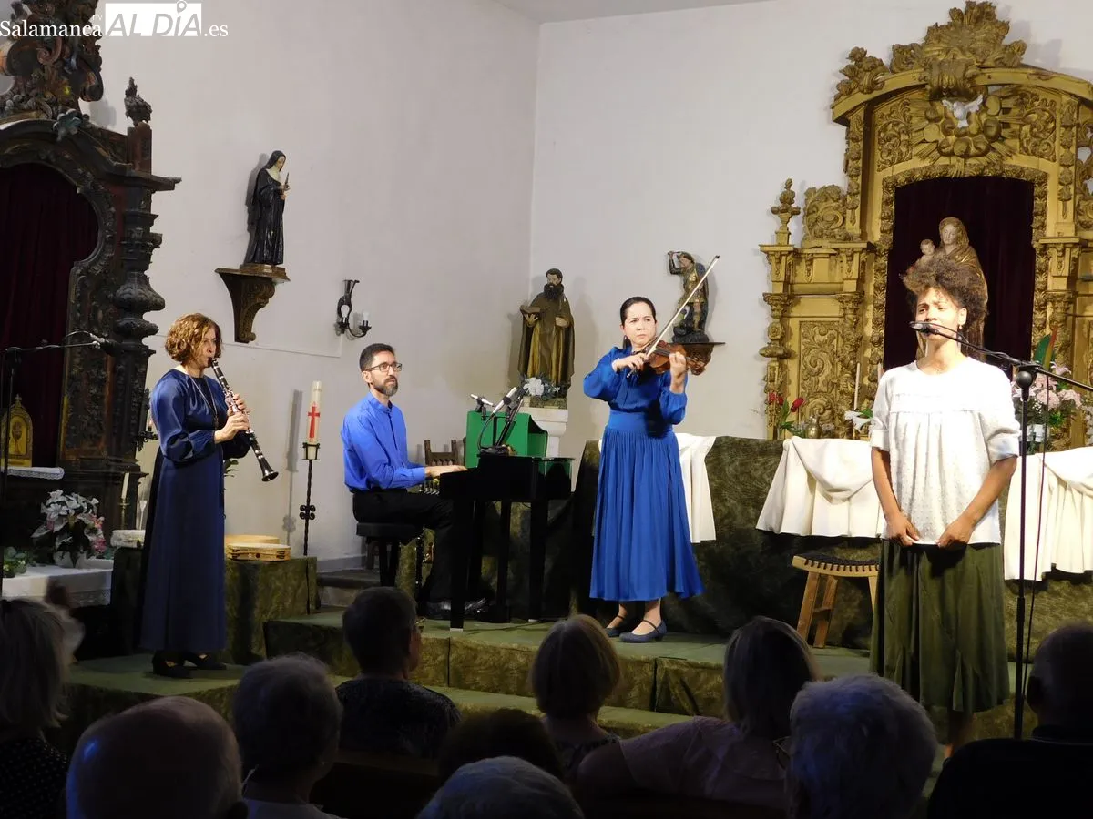 Monterrubio de la Sierra se vuelca con la representación de 'Juan, el espíritu del amor'