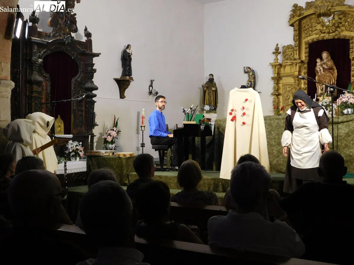Monterrubio de la Sierra se vuelca con la representación de 'Juan, el espíritu del amor'