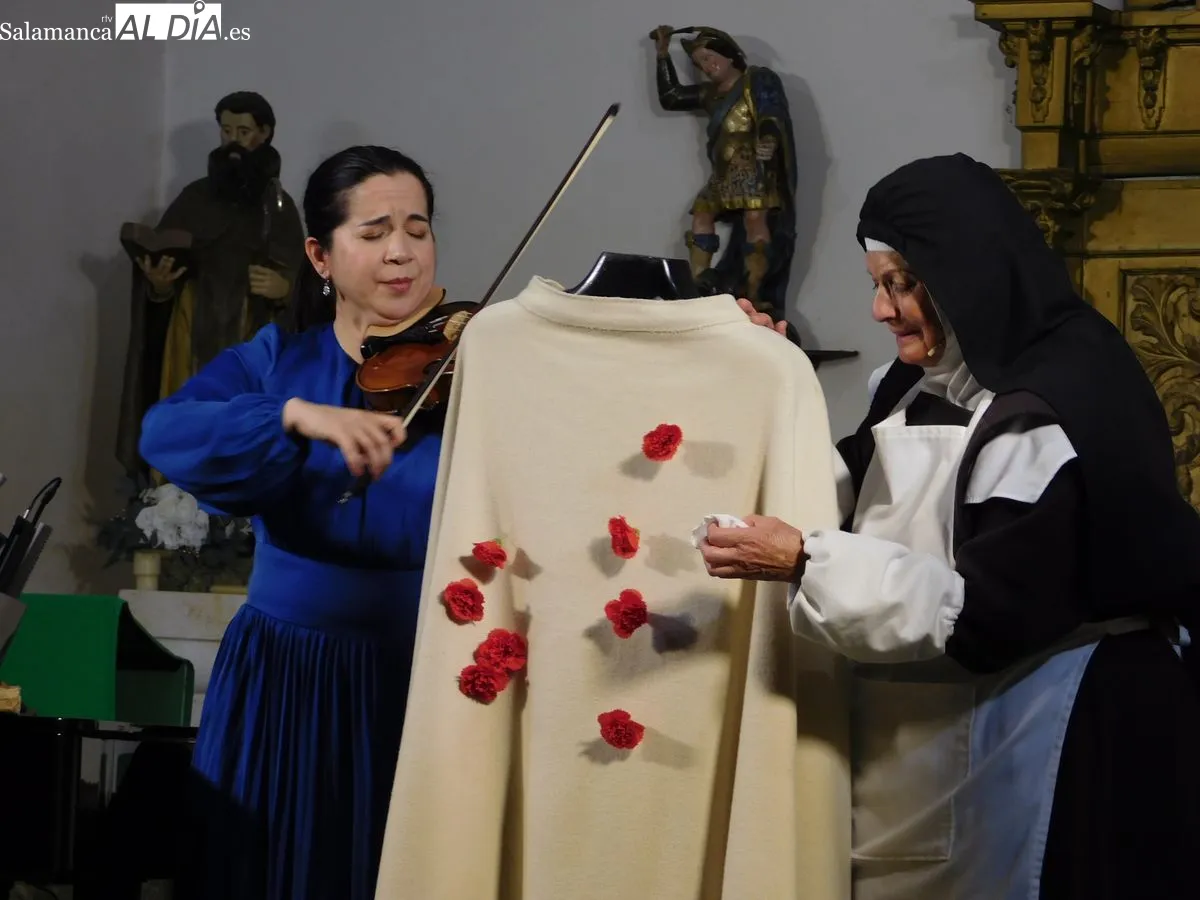 Monterrubio de la Sierra se vuelca con la representación de 'Juan, el espíritu del amor'