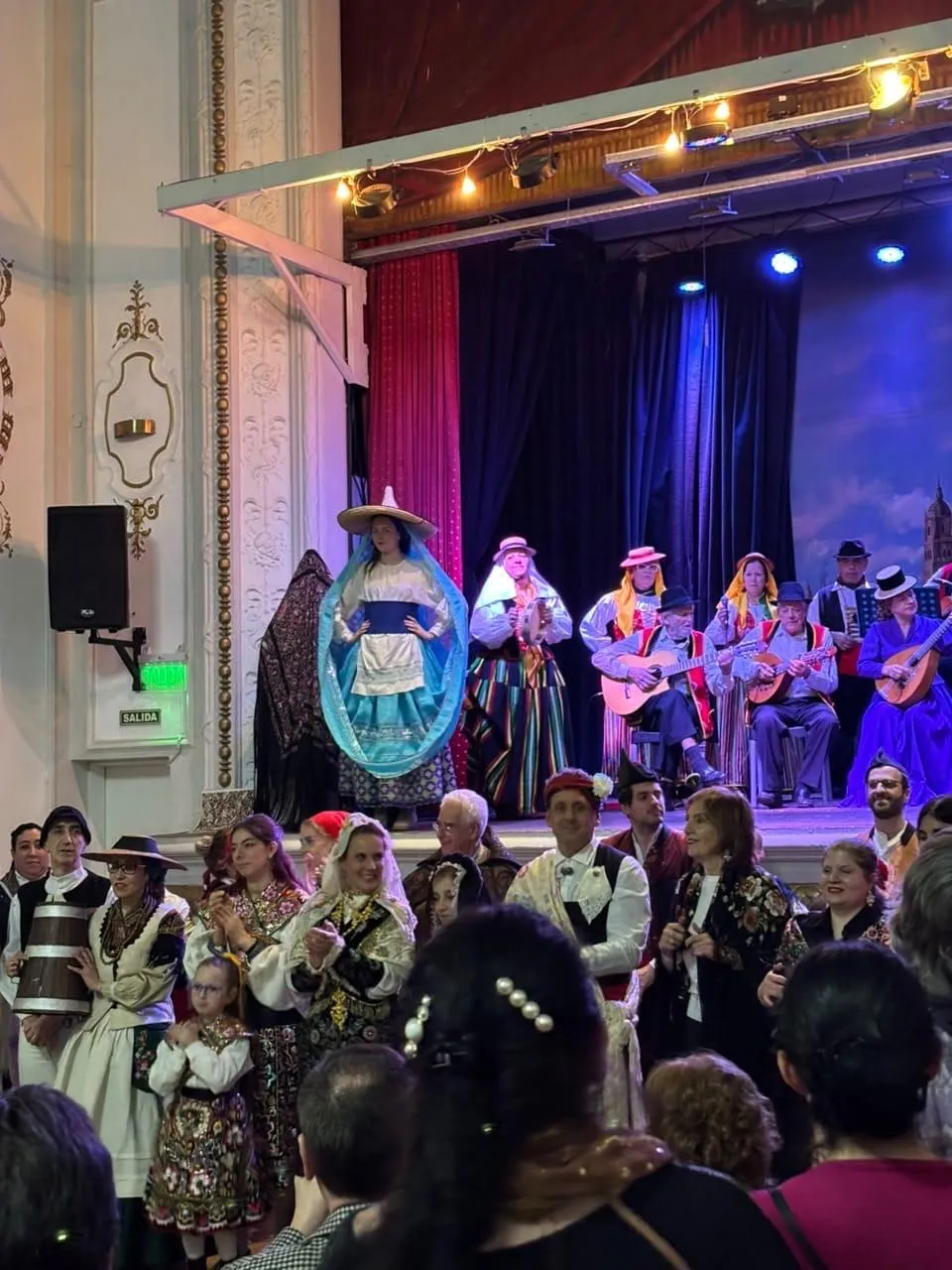 Foto 2 - El Centro Salamanca de Buenos Aires acoge un desfile de trajes tradicionales espa&ntilde;oles