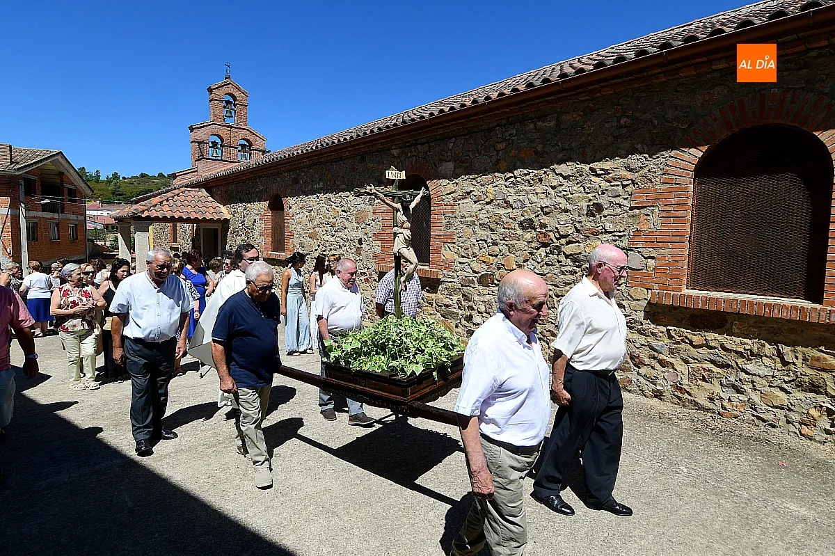 Procesión en Serradilla del Llano