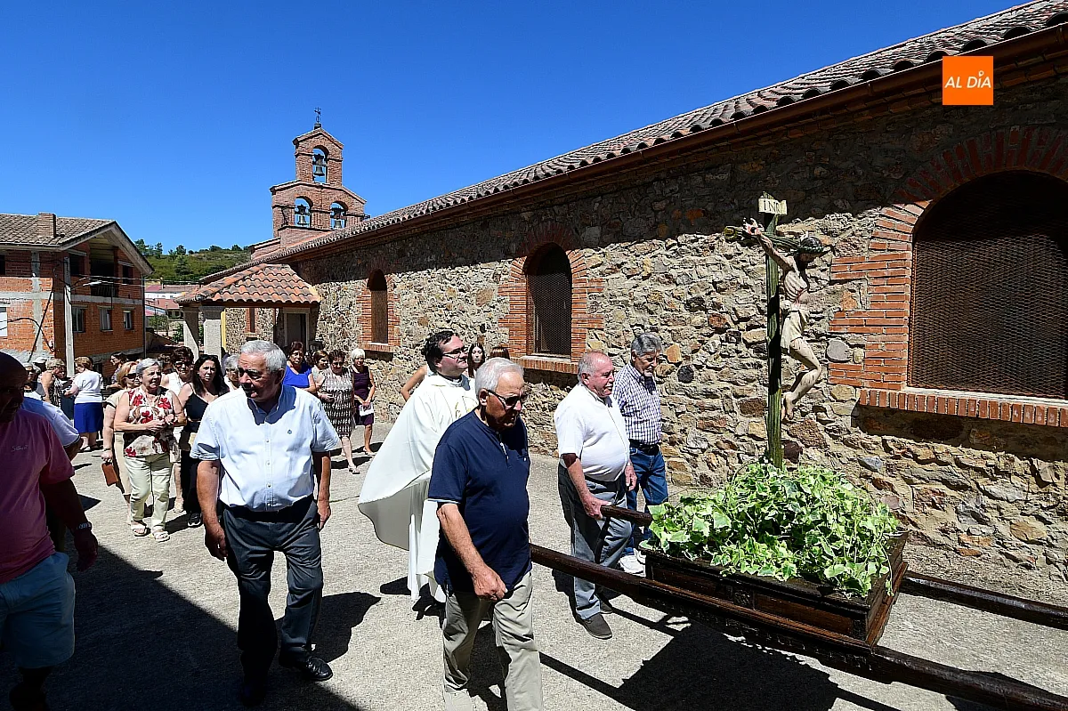 Procesión en Serradilla del Llano