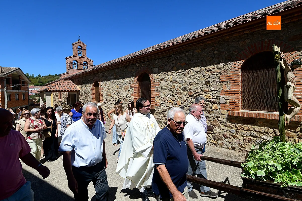 Procesión en Serradilla del Llano