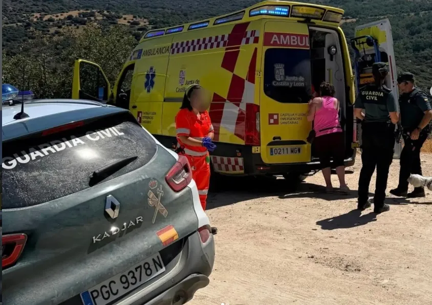 Momento del rescate en la zona del Pozo de los Humos en Masueco / FOTOS: GUARDIA CIVIL