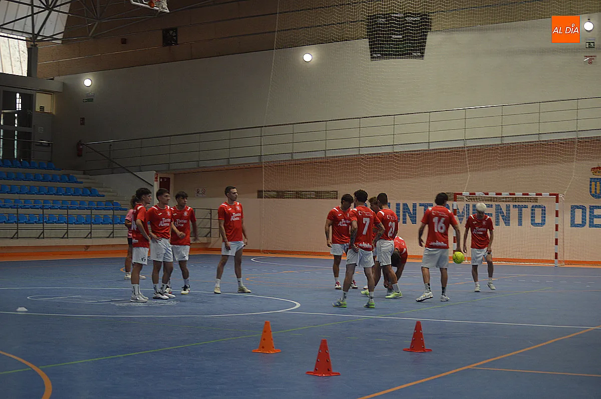 Foto 10 - El Tres Columnas tercera divisi&oacute;n arranca una nueva pre-temporada con &Oacute;scar Gonz&aacute;lez al frente