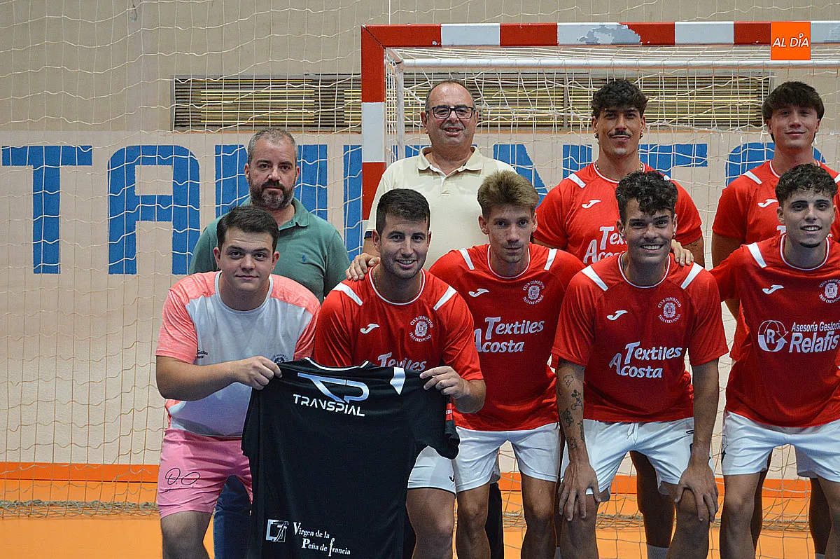 Foto 4 - El Tres Columnas tercera divisi&oacute;n arranca una nueva pre-temporada con &Oacute;scar Gonz&aacute;lez al frente