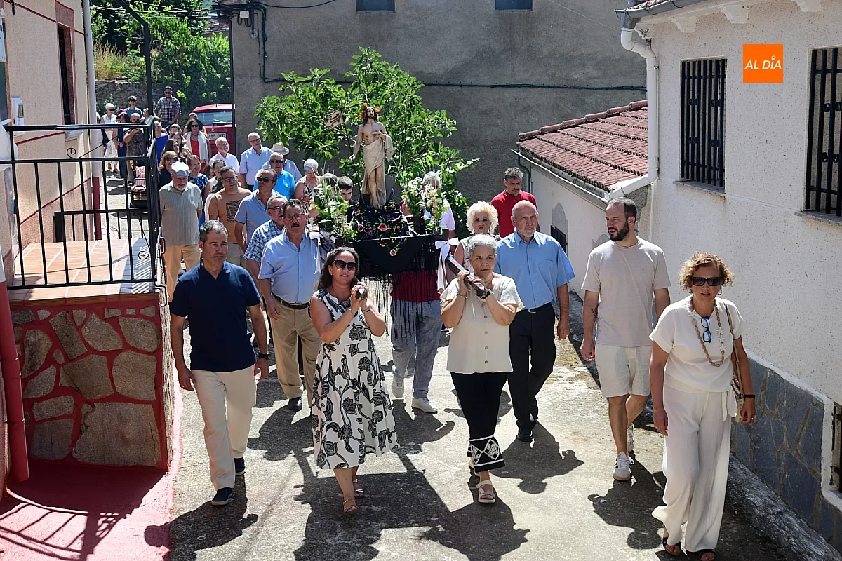 Procesión San Salvador Vegas de Domingo Rey