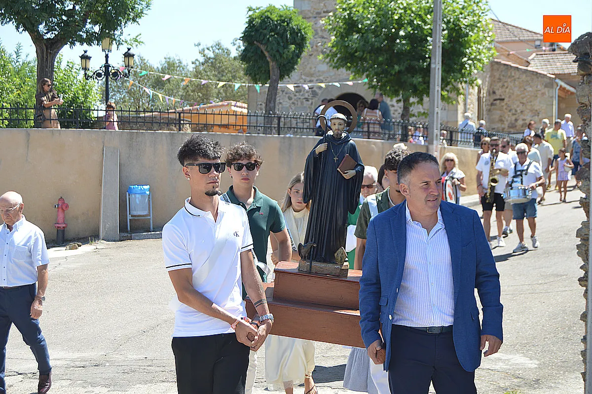 Procesión de Saelices el Chico en honor a San Benito 
