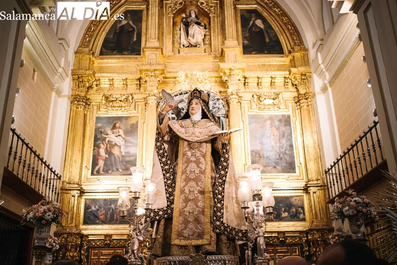 Foto 12 - Alba de Tormes cierra sus fiestas con el regreso de Santa Teresa a la clausura