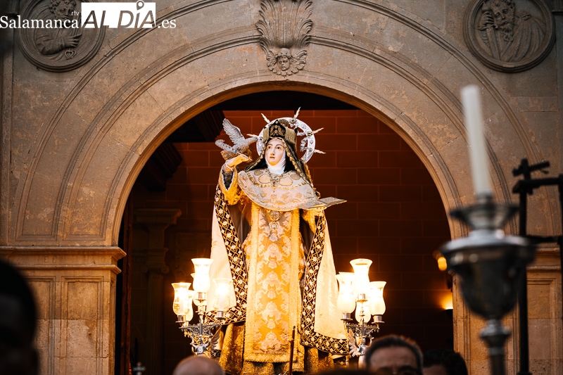 Alba de Tormes cierra sus fiestas con el regreso de Santa Teresa a la clausura | Imagen 2