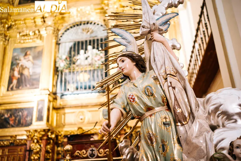 Foto 4 - Alba de Tormes cierra sus fiestas con el regreso de Santa Teresa a la clausura