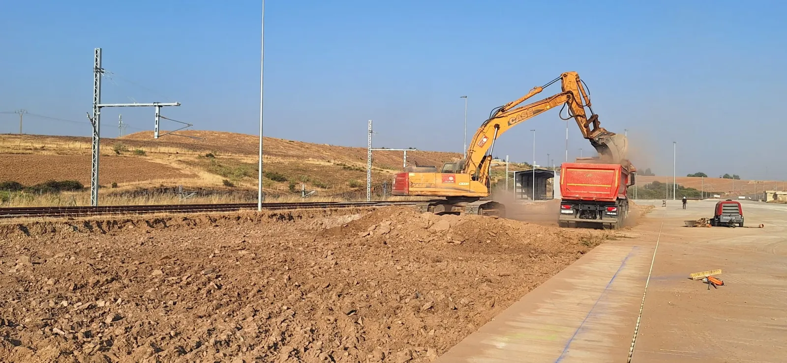 Foto 2 - Comienzan las obras que permitir&aacute;n la descarga, trasiego y almacenamiento de graneles en el Puerto Seco de Salamanca