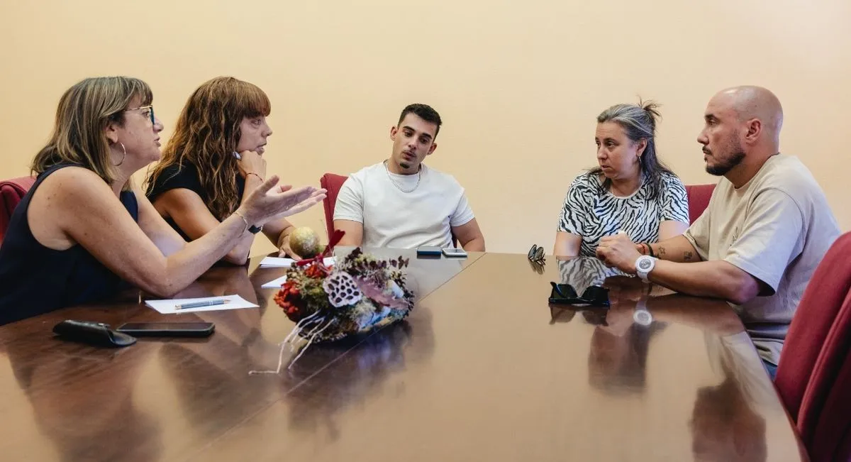 Reunión del Grupo Municipal Socialista con representantes de vecinos de Puente Ladrillo