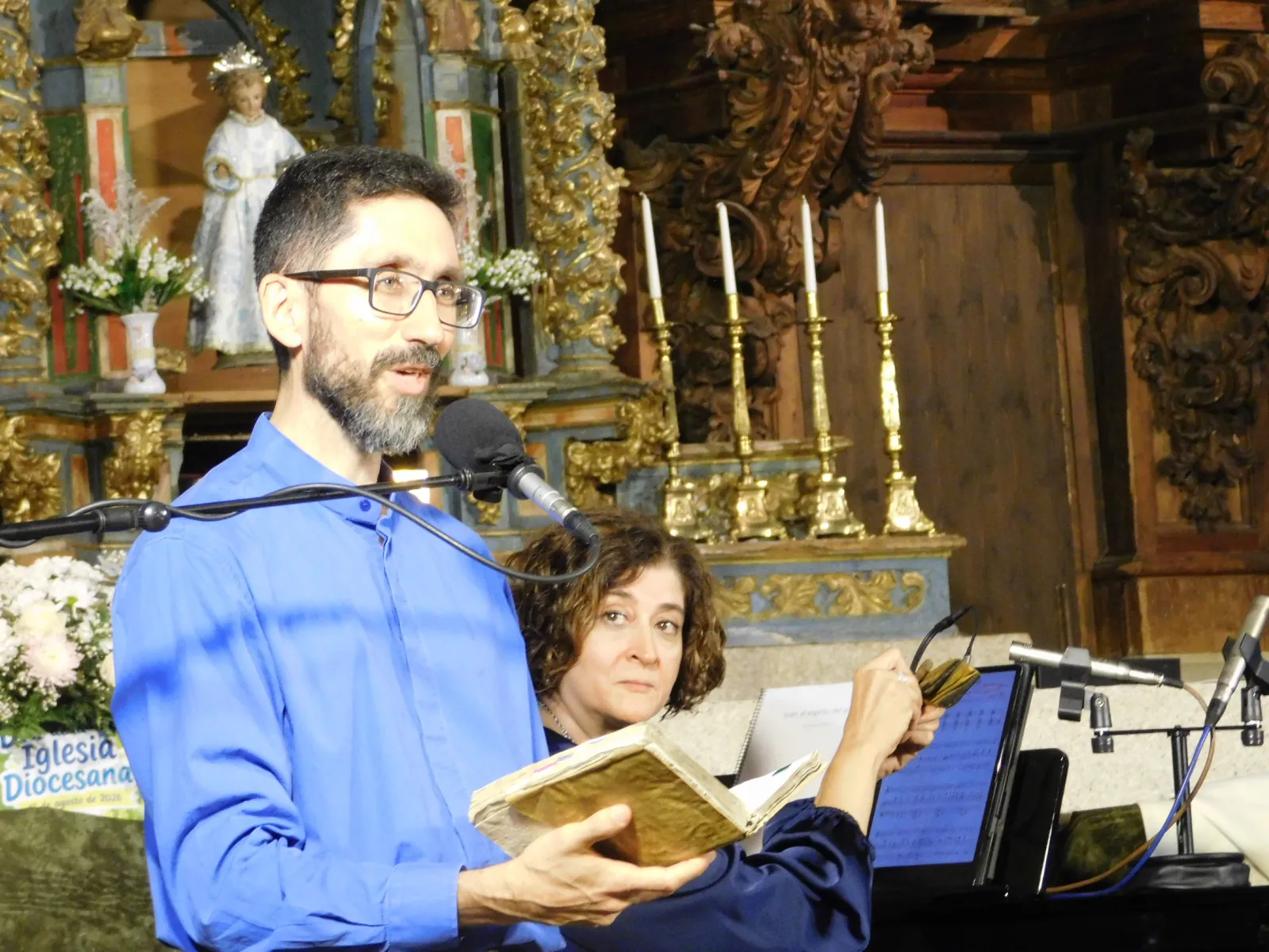 Foto 8 - La poes&iacute;a y la m&uacute;sica de Denis Rafter conmueven a los vecinos de San Mu&ntilde;oz