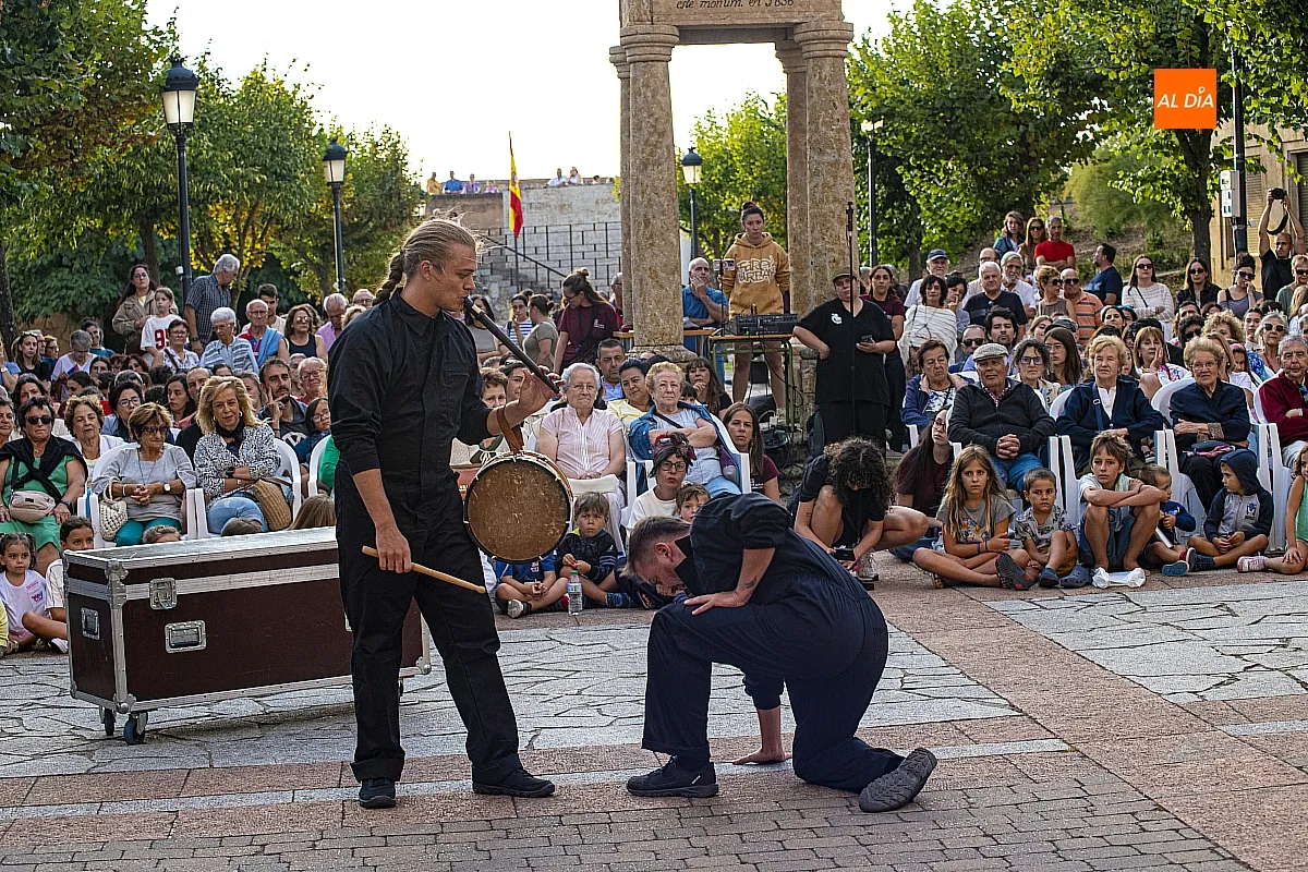 Foto 4 - La representaci&oacute;n &lsquo;Tente Nublo&rsquo; fusiona tradici&oacute;n y modernidad a trav&eacute;s de la m&uacute;sica y la danza