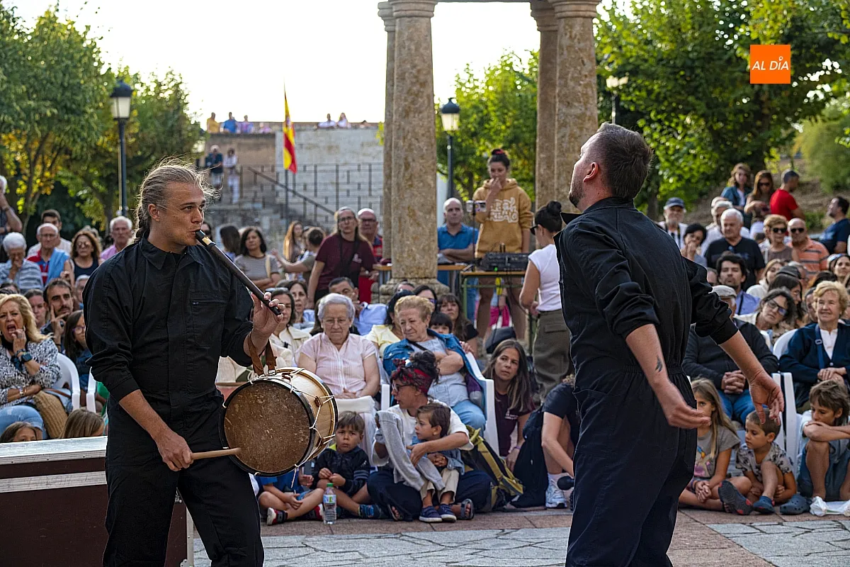 Foto 5 - La representaci&oacute;n &lsquo;Tente Nublo&rsquo; fusiona tradici&oacute;n y modernidad a trav&eacute;s de la m&uacute;sica y la danza