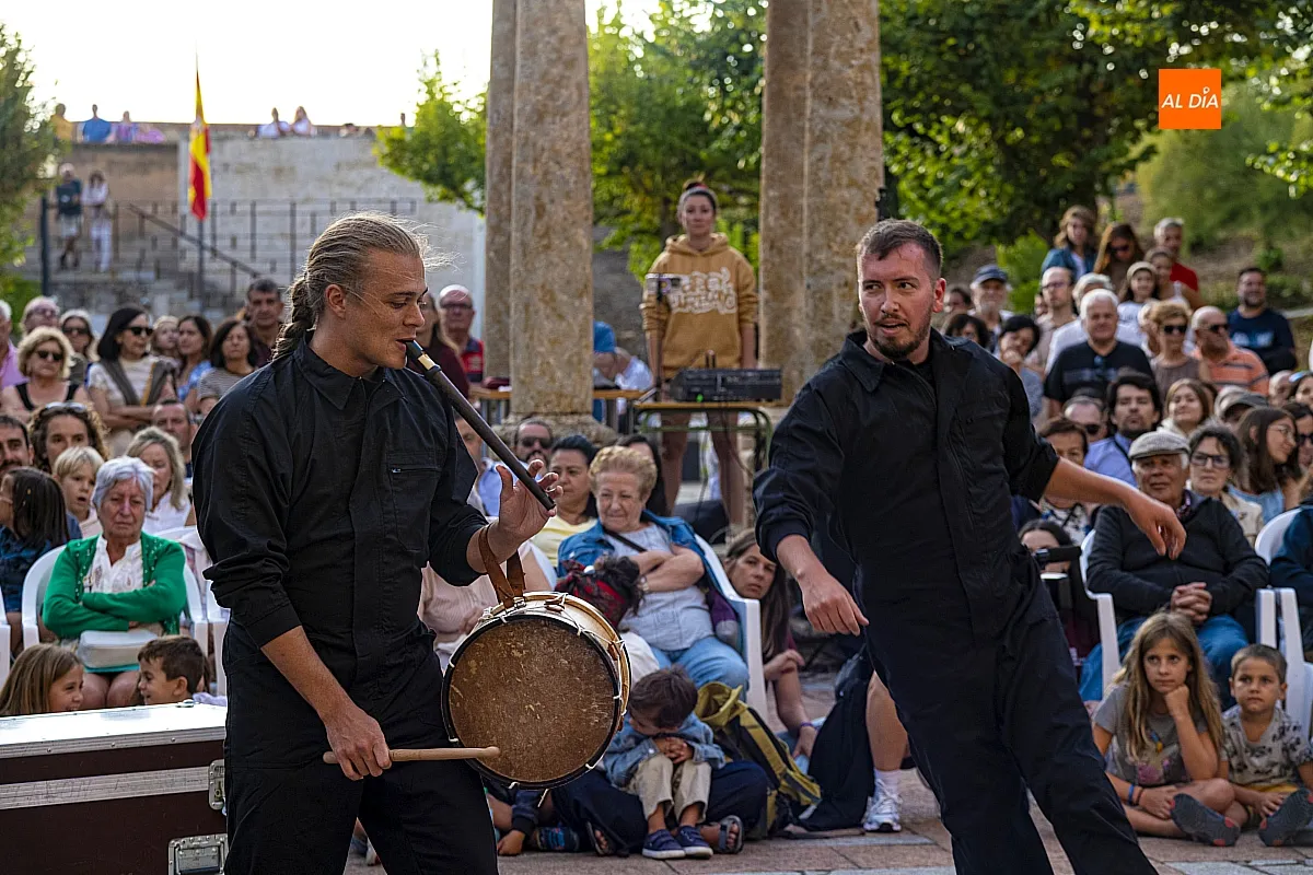 Foto 8 - La representaci&oacute;n &lsquo;Tente Nublo&rsquo; fusiona tradici&oacute;n y modernidad a trav&eacute;s de la m&uacute;sica y la danza