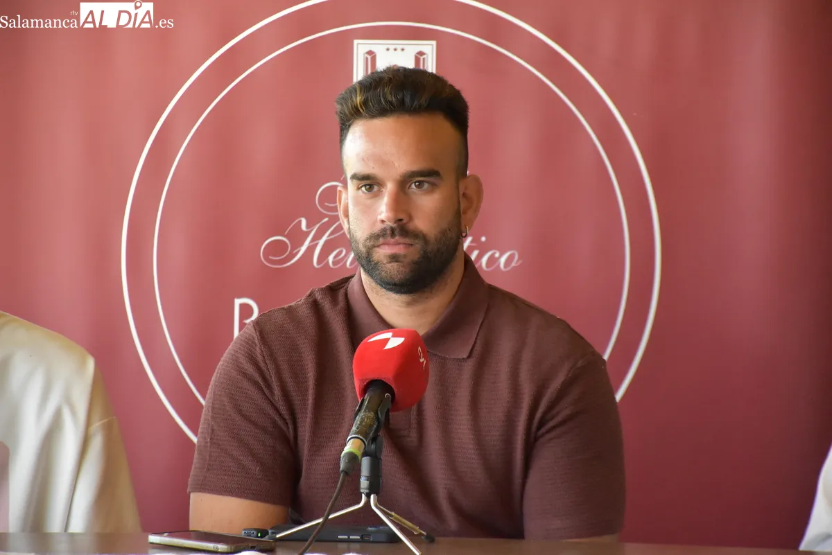 Unionistas presenta a Retu y Mikel Serrano para reforzar su línea defensiva