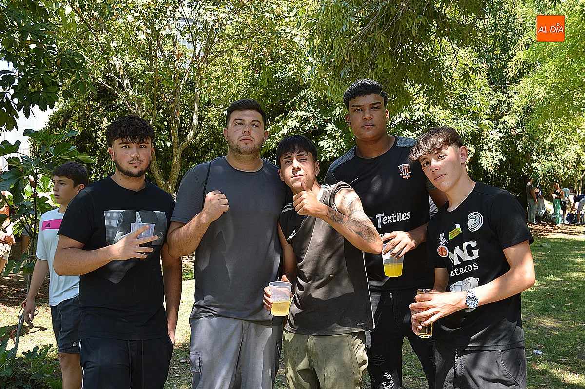 Foto 6 - Los j&oacute;venes llenan de ambiente el Valle de San Mart&iacute;n durante el Martes Mayor