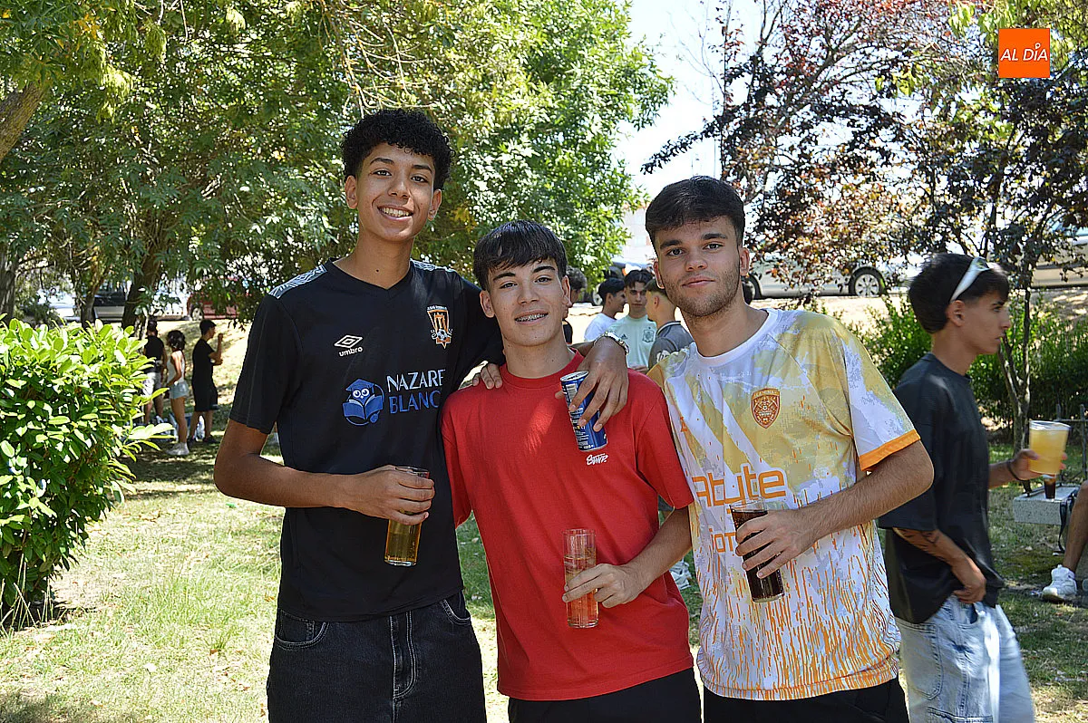 Foto 9 - Los j&oacute;venes llenan de ambiente el Valle de San Mart&iacute;n durante el Martes Mayor