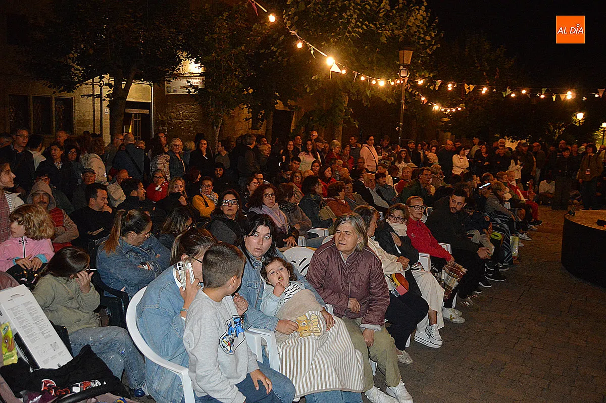 Foto 3 - &lsquo;Verano del 69 o el guateque que nunca fue&rsquo; pone ritmo a la noche con su propuesta m&uacute;sico-teatral