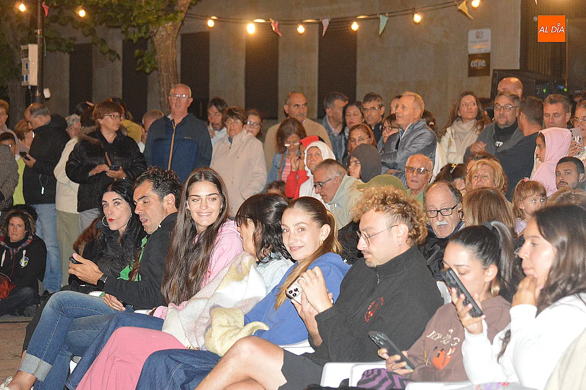 Foto 8 - &lsquo;Verano del 69 o el guateque que nunca fue&rsquo; pone ritmo a la noche con su propuesta m&uacute;sico-teatral