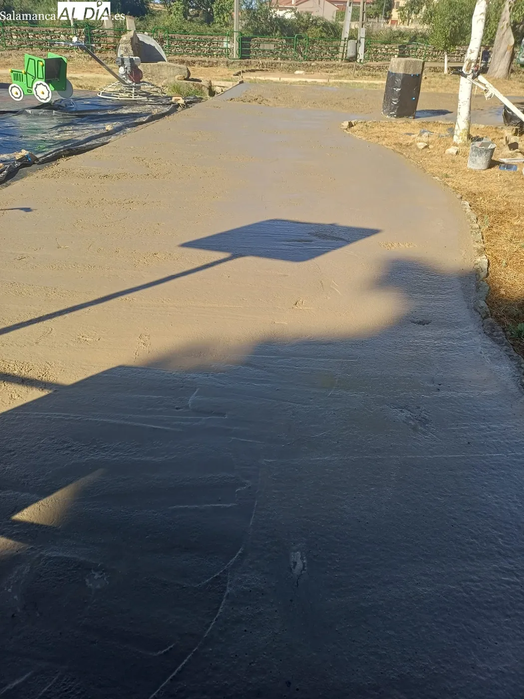 Finalizadas la obras de pavimentación del parque La Laguna en Hinojosa de Duero