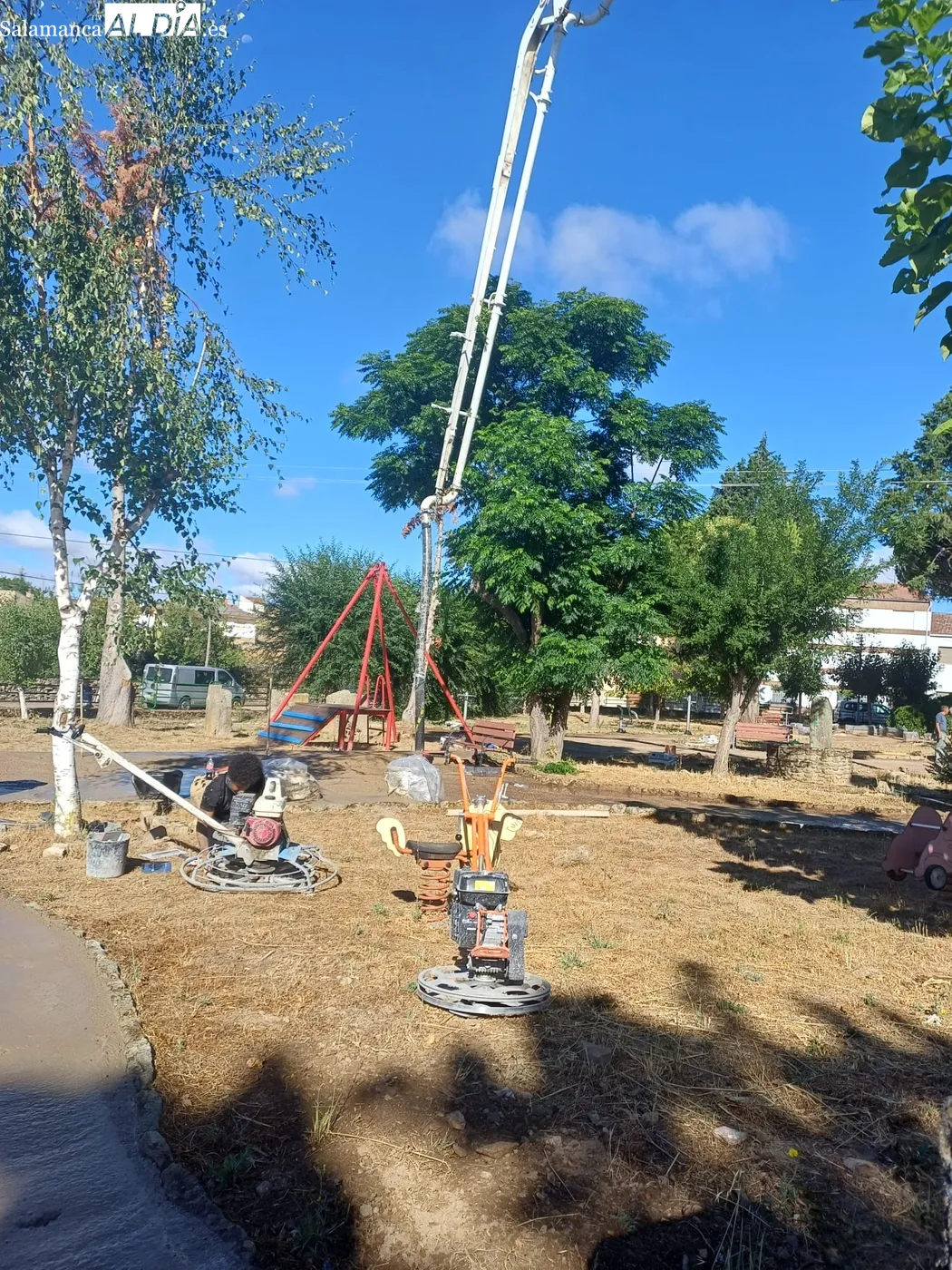 Finalizadas la obras de pavimentación del parque La Laguna en Hinojosa de Duero
