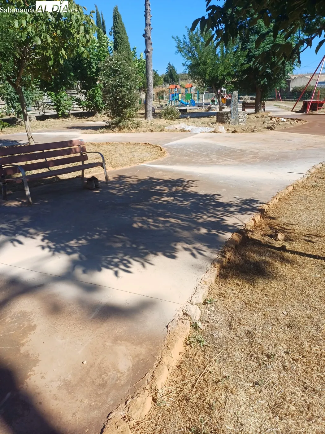 Finalizadas la obras de pavimentación del parque La Laguna en Hinojosa de Duero