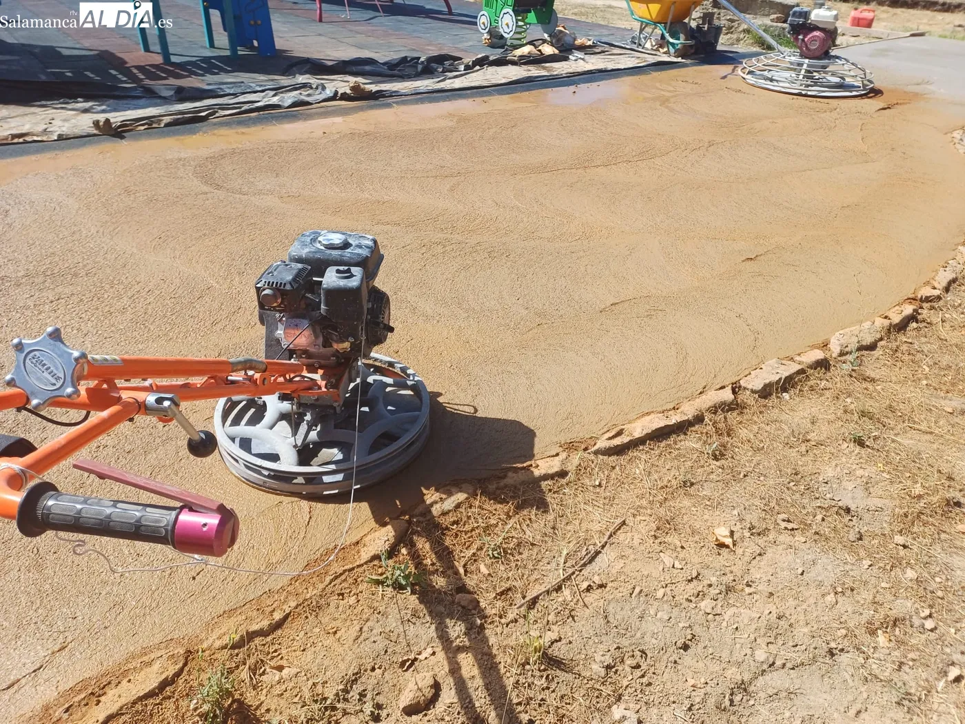 Finalizadas la obras de pavimentación del parque La Laguna en Hinojosa de Duero