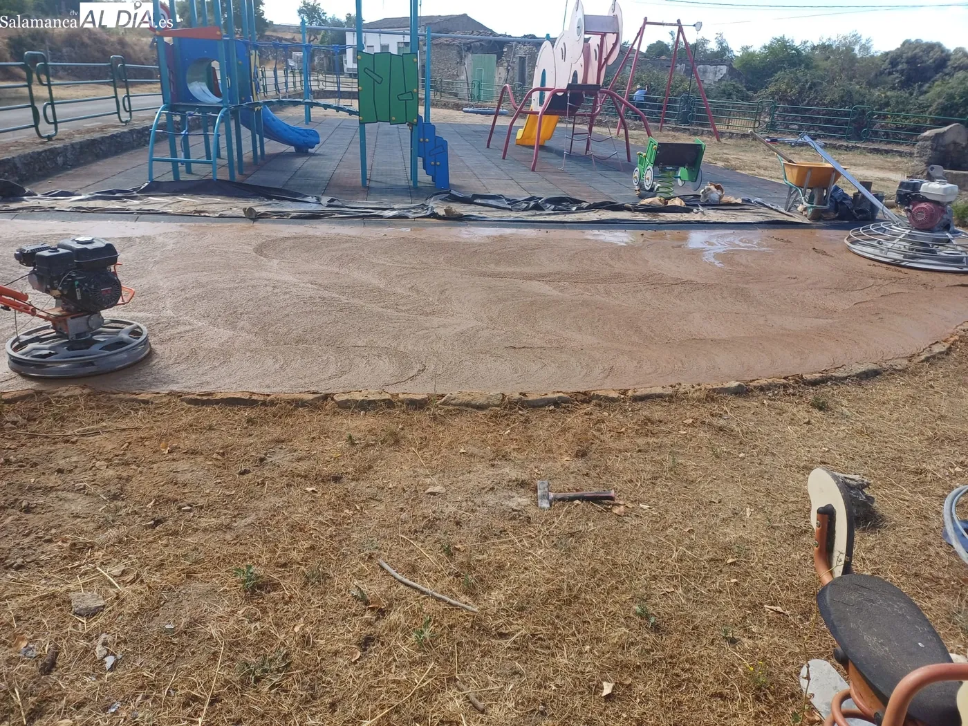 Finalizadas la obras de pavimentación del parque La Laguna en Hinojosa de Duero