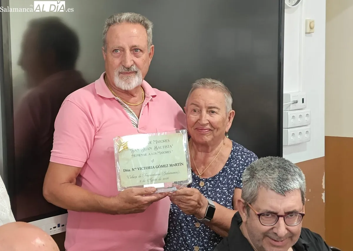 Comida de socios de la Asociación de Mayores de Cabeza de Framontanos / JOSÉ ANTONIO MARTÍN GARCÍA