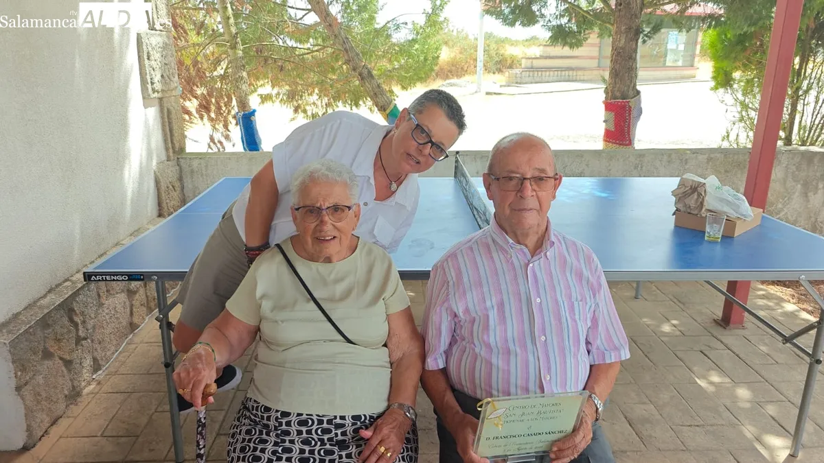 Comida de socios de la Asociación de Mayores de Cabeza de Framontanos / JOSÉ ANTONIO MARTÍN GARCÍA