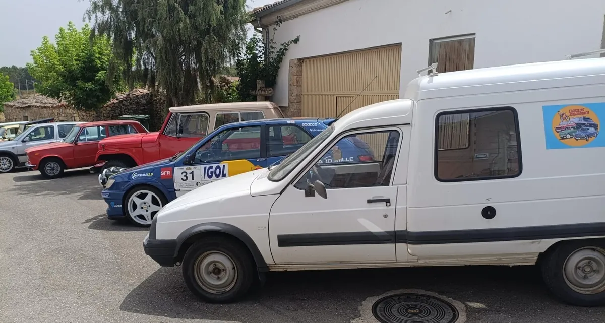 Éxito de la concentración de clásicos de Saldeana a beneficio de ASDEM 