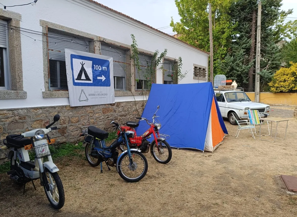Éxito de la concentración de clásicos de Saldeana a beneficio de ASDEM 