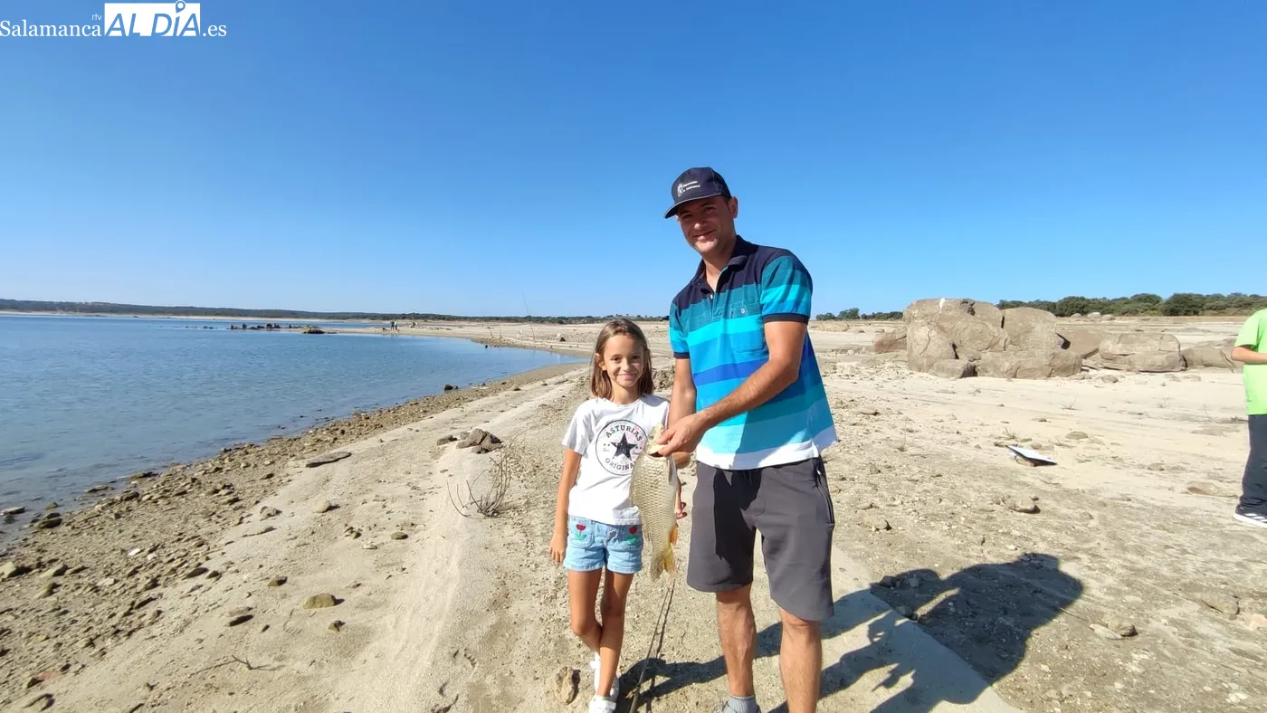 Buena participación en el XV Encuentro de Pesca 'San Roque' en Villarino de los Aires / CORRAL