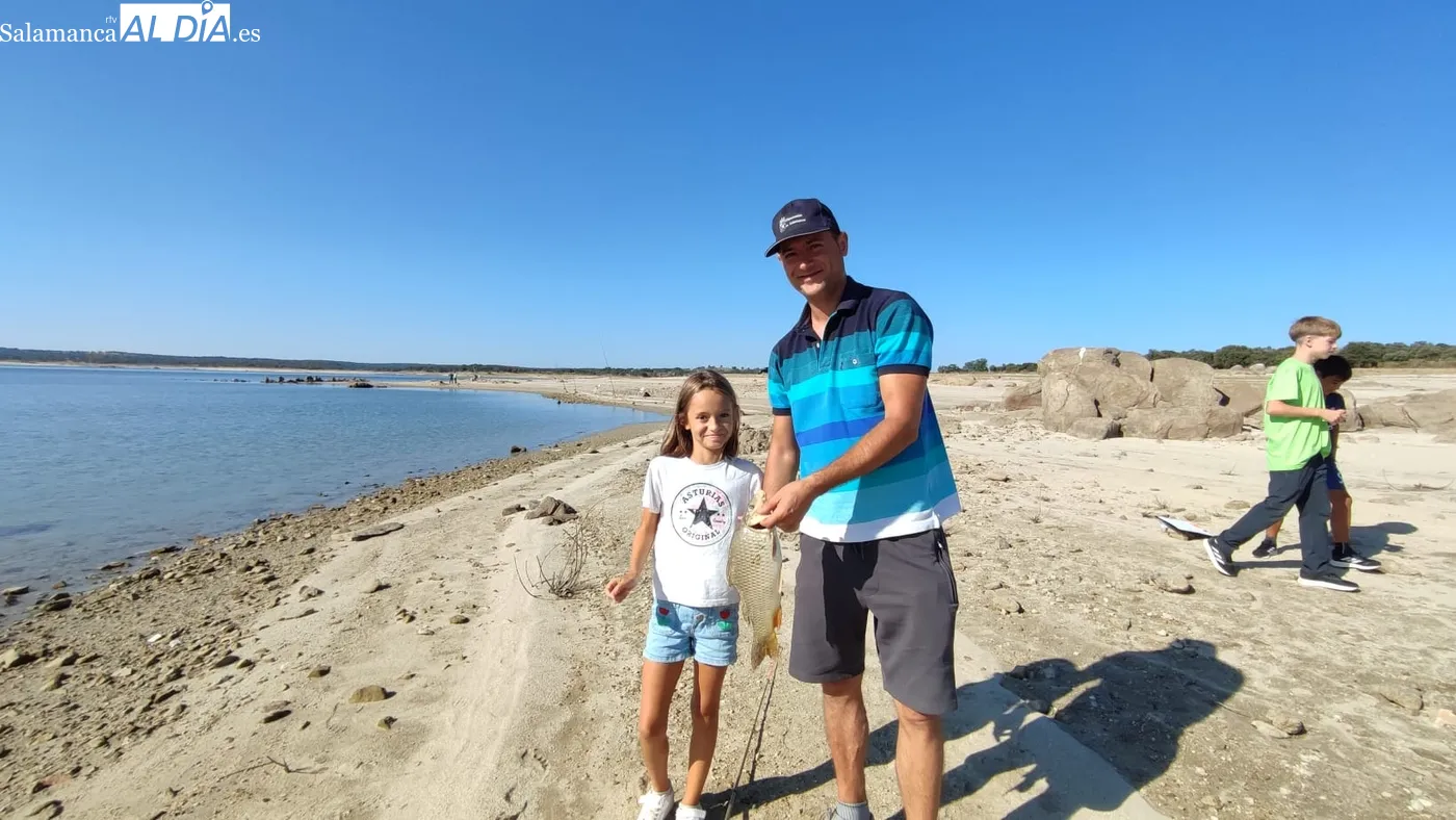 Buena participación en el XV Encuentro de Pesca 'San Roque' en Villarino de los Aires / CORRAL