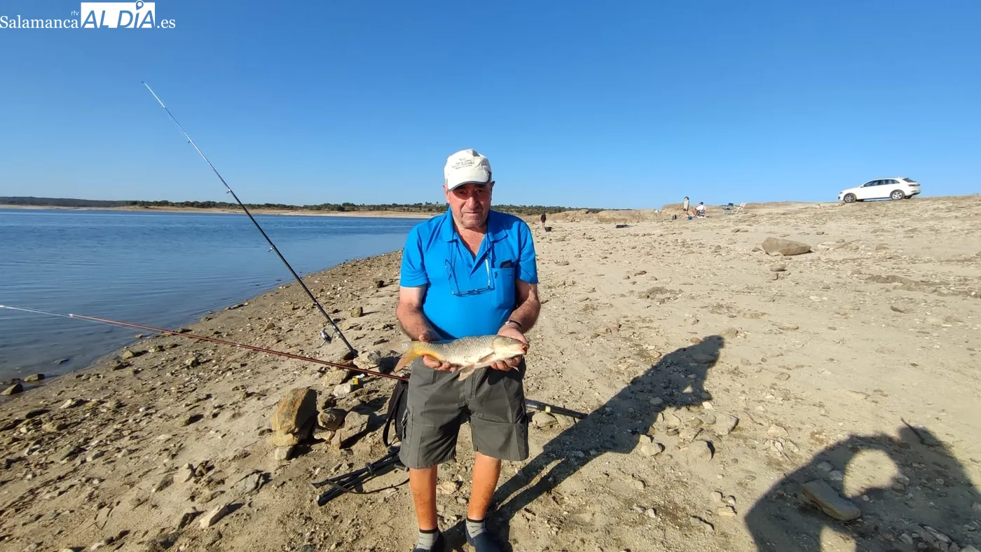 Buena participación en el XV Encuentro de Pesca 'San Roque' en Villarino de los Aires / CORRAL
