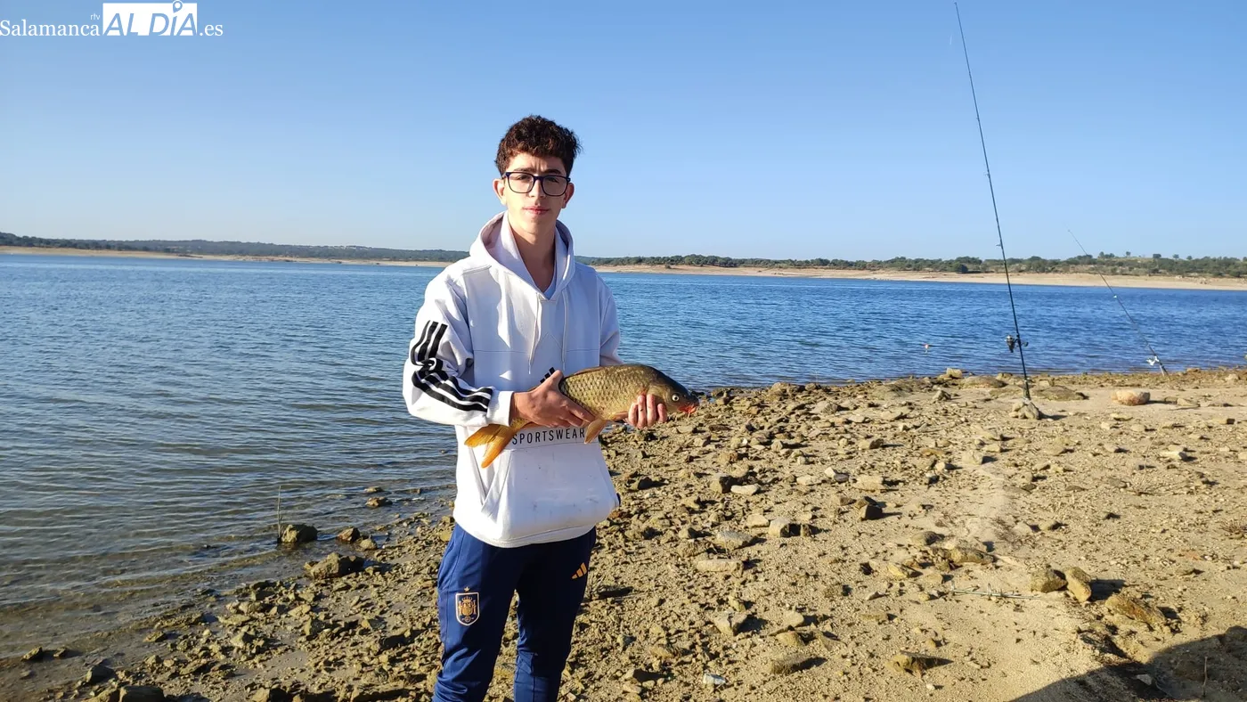 Buena participación en el XV Encuentro de Pesca 'San Roque' en Villarino de los Aires / CORRAL