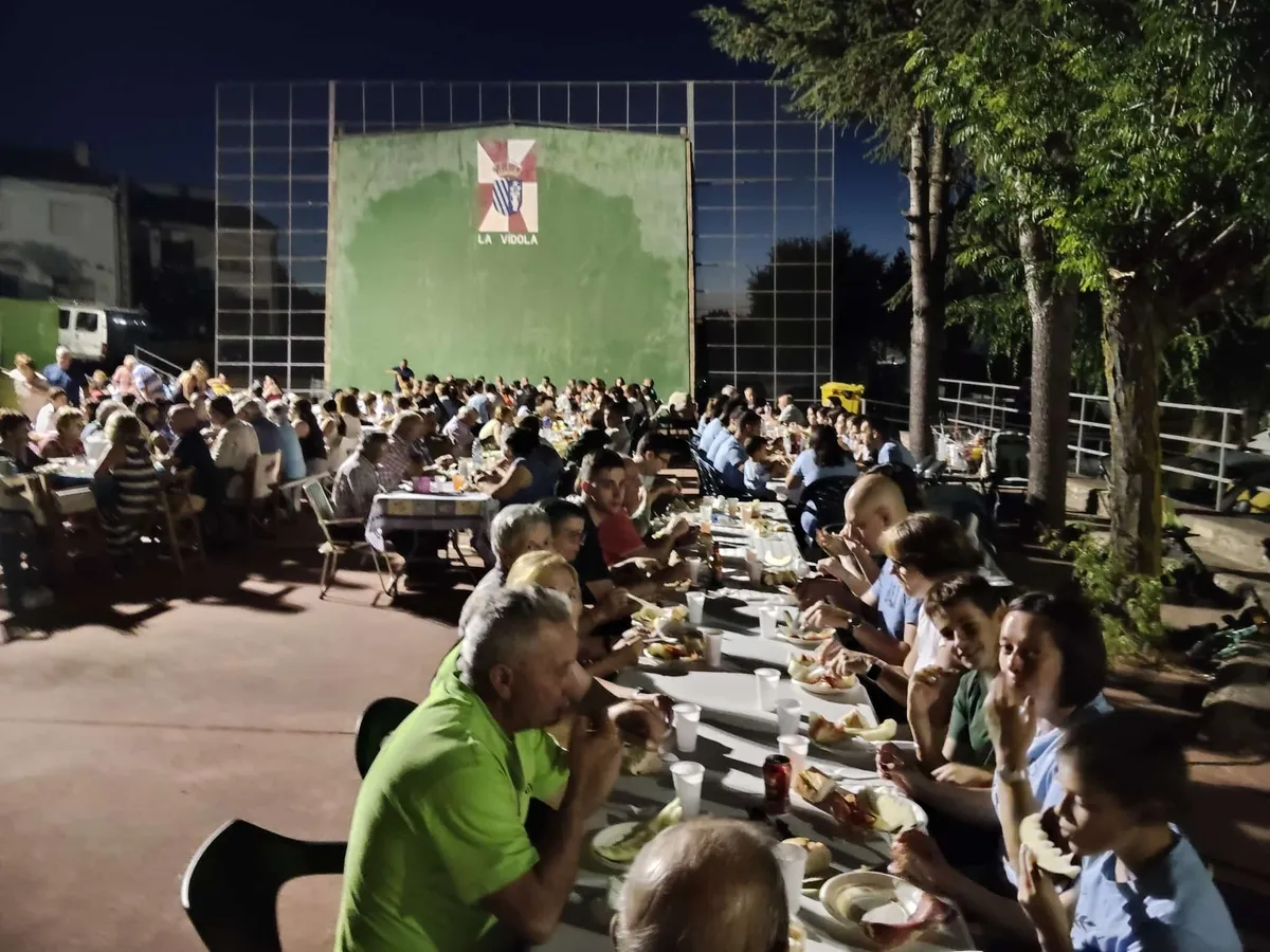 Cena popular del domingo por la noche
