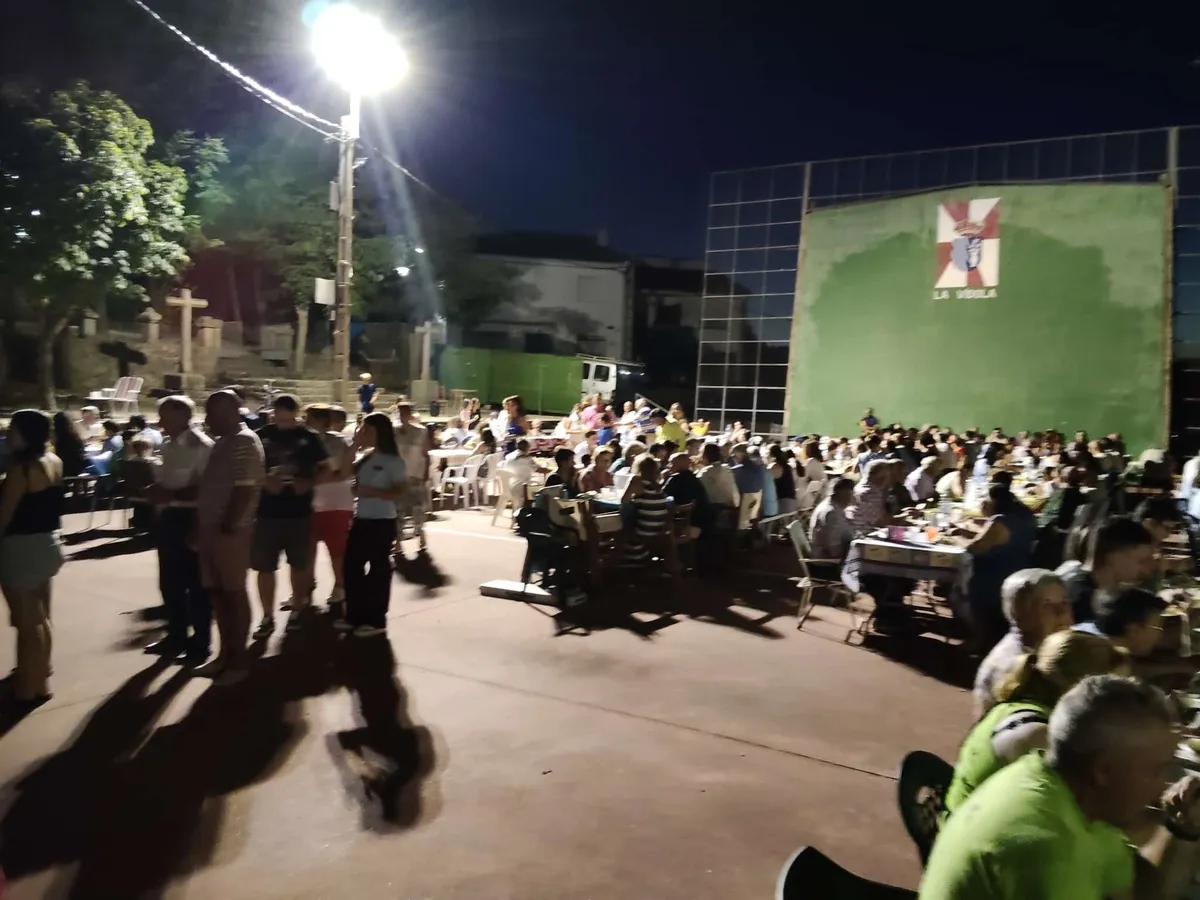 Cena popular del domingo por la noche