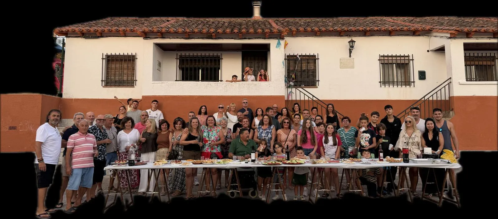 Cena de hermandad despide las fiestas del Cristo en Agallas
