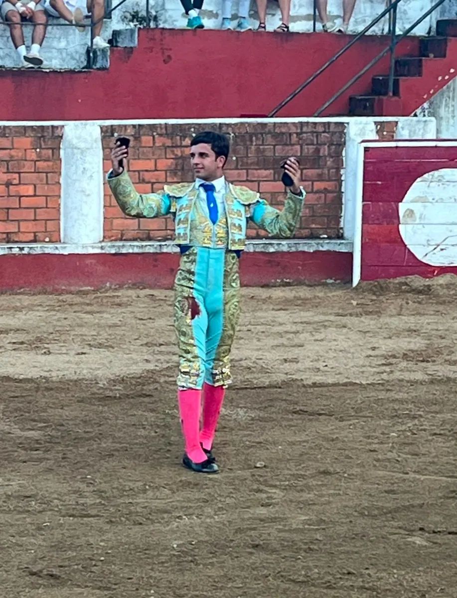 Entretenido festejo en Saucelle con novillos de Domingo Hernández, y los novilleros Fran Perera y Noel García