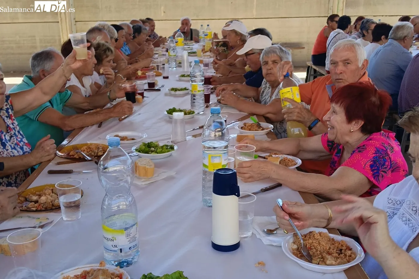 Comida de hermandad de la Asociación de mayores de Bermellar 