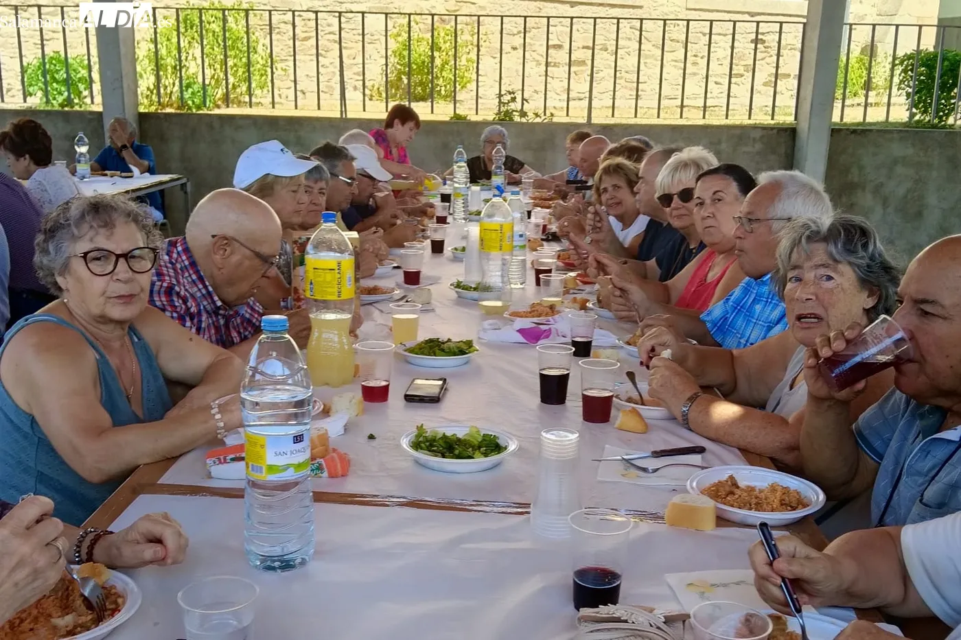 Comida de hermandad de la Asociación de mayores de Bermellar 