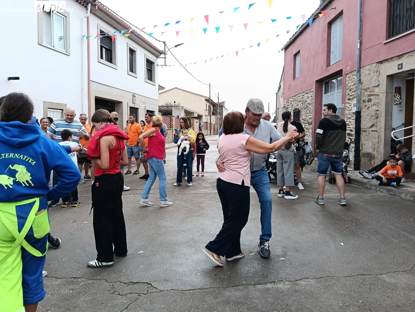 Pasacalles de cabezudos con la peña Los Toreros / INFOTUR
